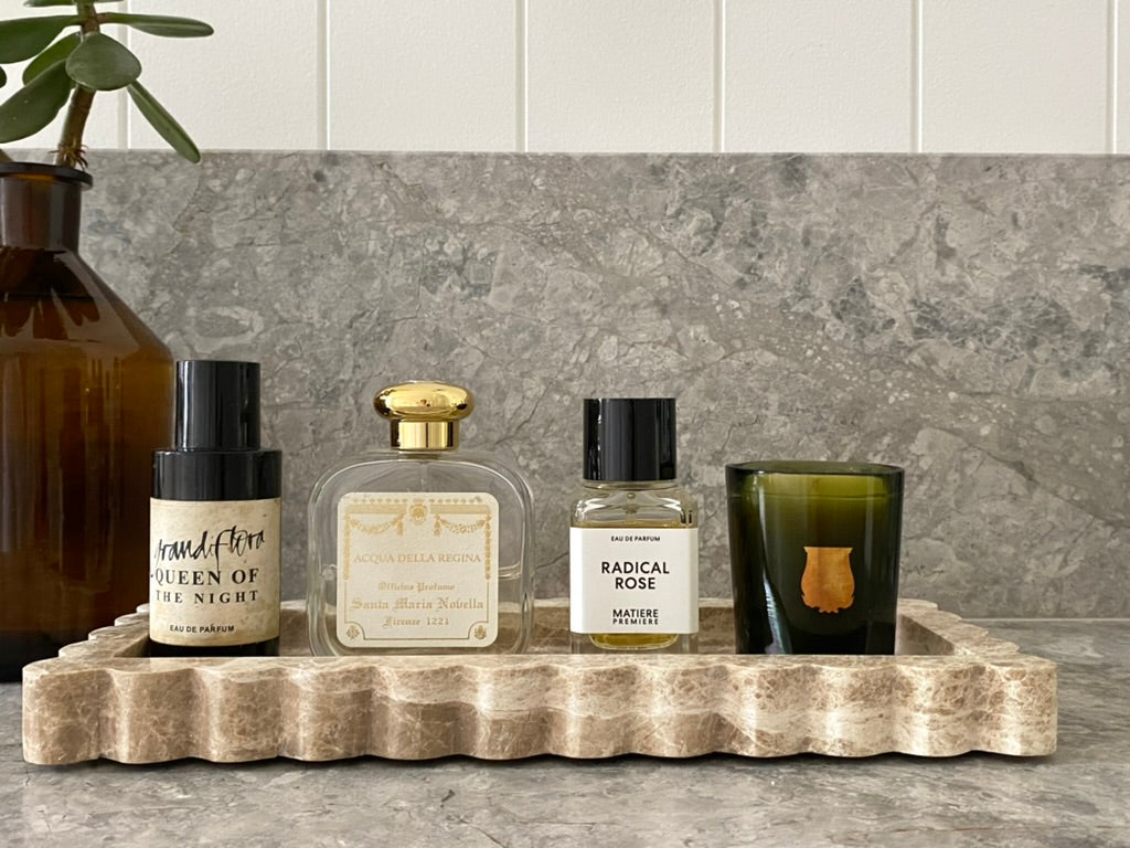 Chantilly Scalloped Tray Slender | Emperador Light