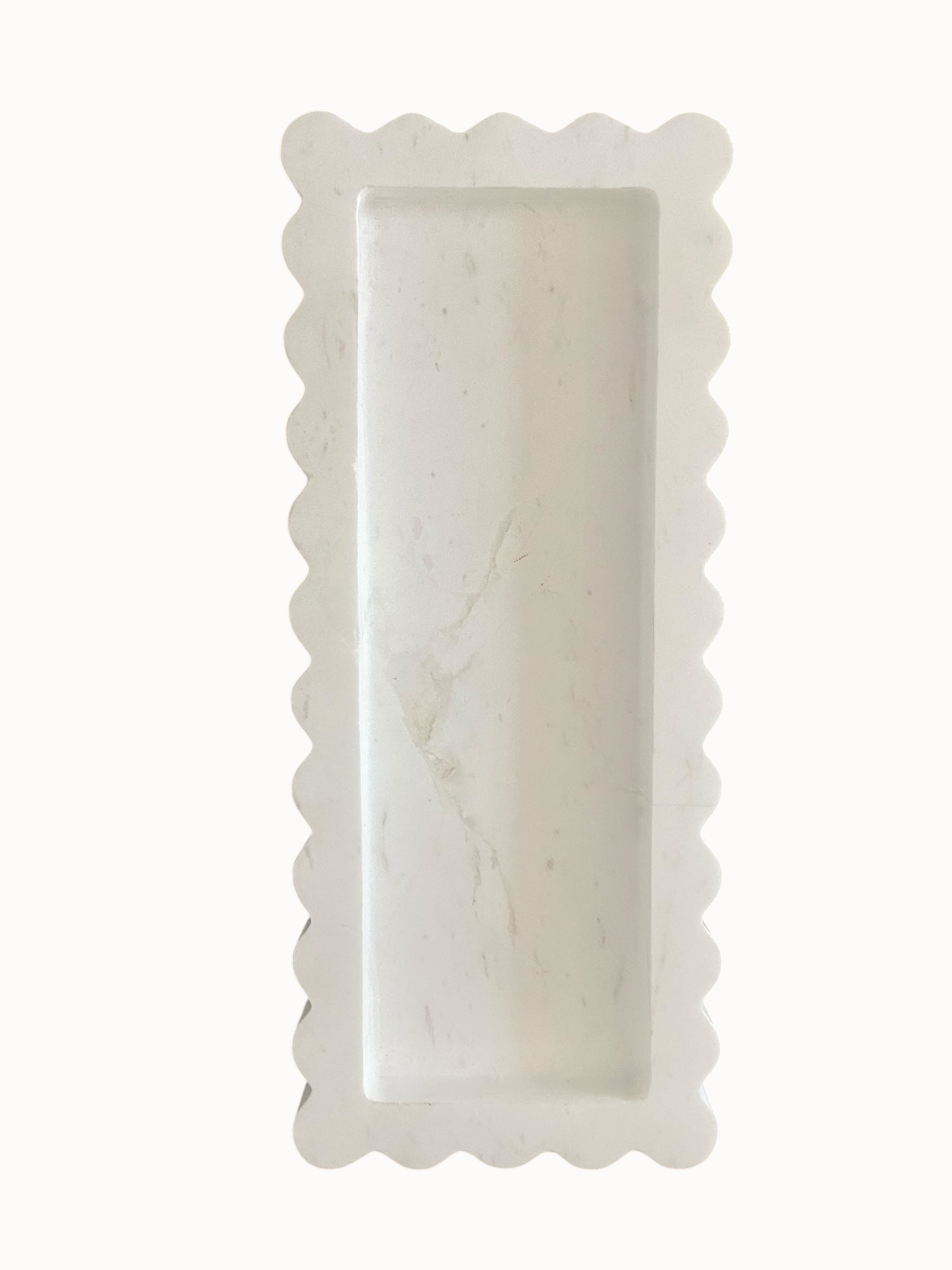 Chantilly Scalloped Tray Slender | Volakas White