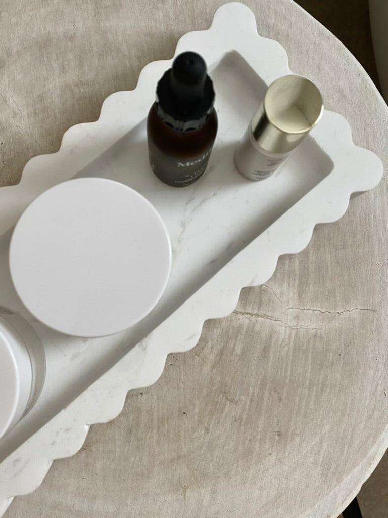 Chantilly Scalloped Tray Slender | Volakas White