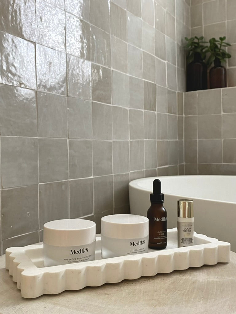 Chantilly Scalloped Tray Slender | Volakas White