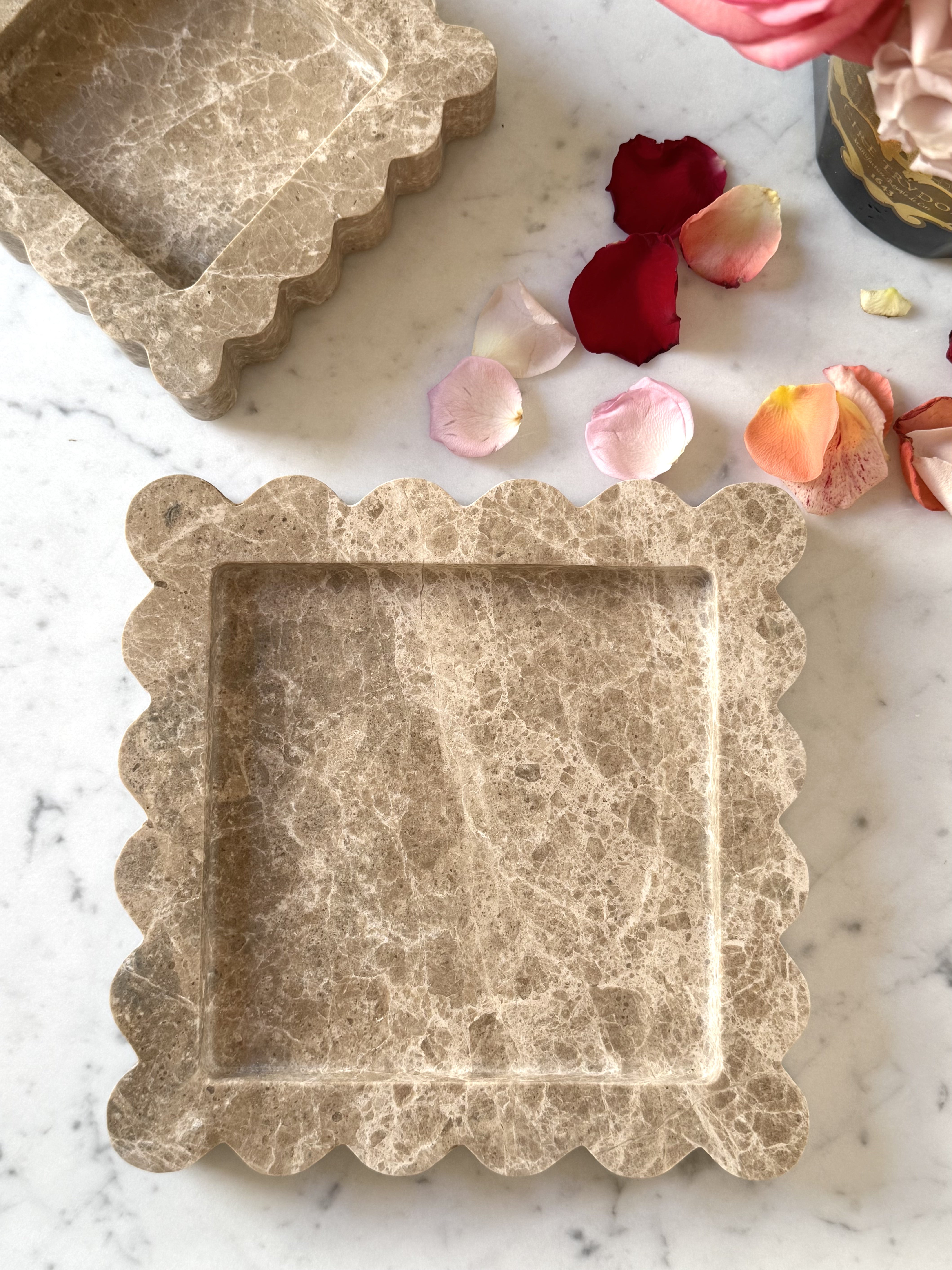 Versailles Scalloped Tray Medium | Emperador Light