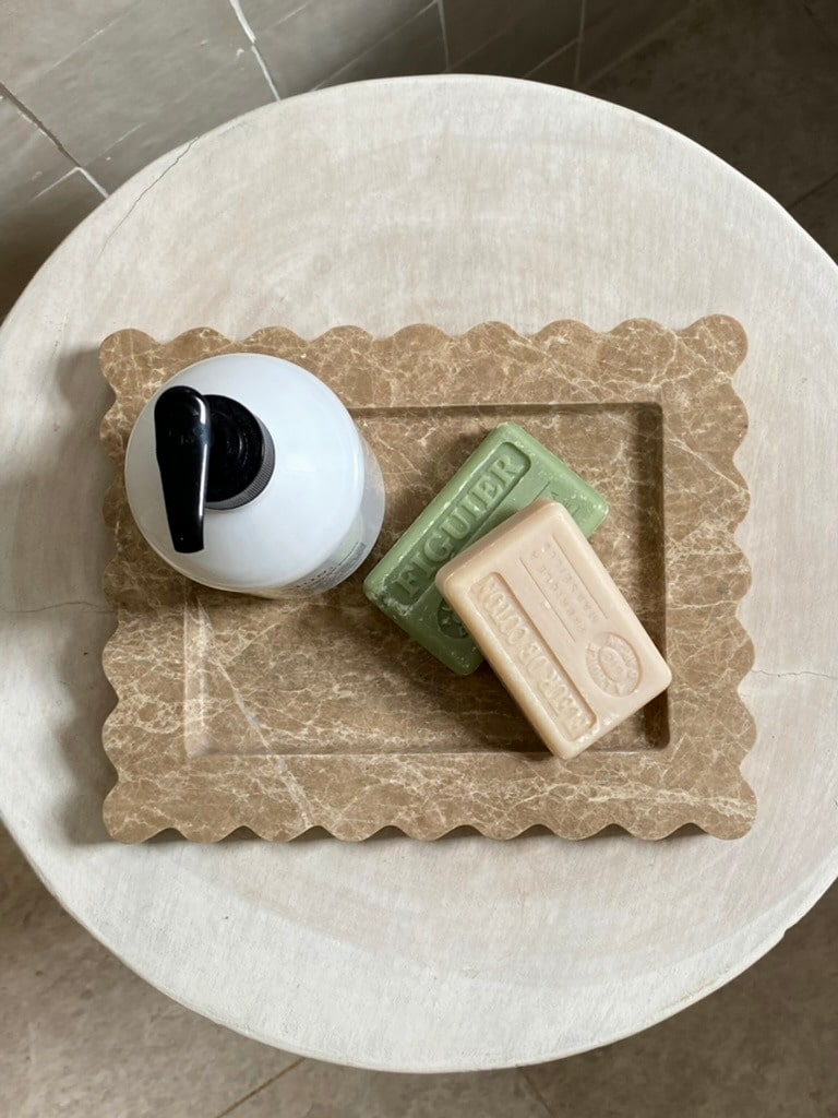 Chantilly Scalloped Tray | Emperador Light