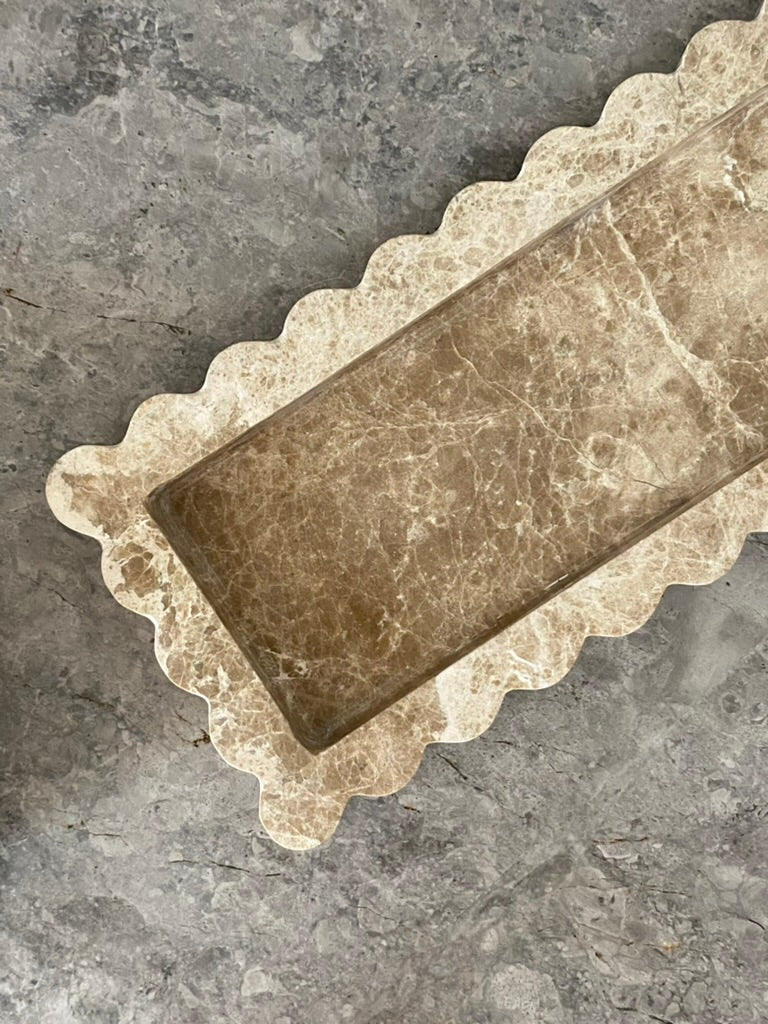 Chantilly Scalloped Marble Tray Slender | Emperador Light