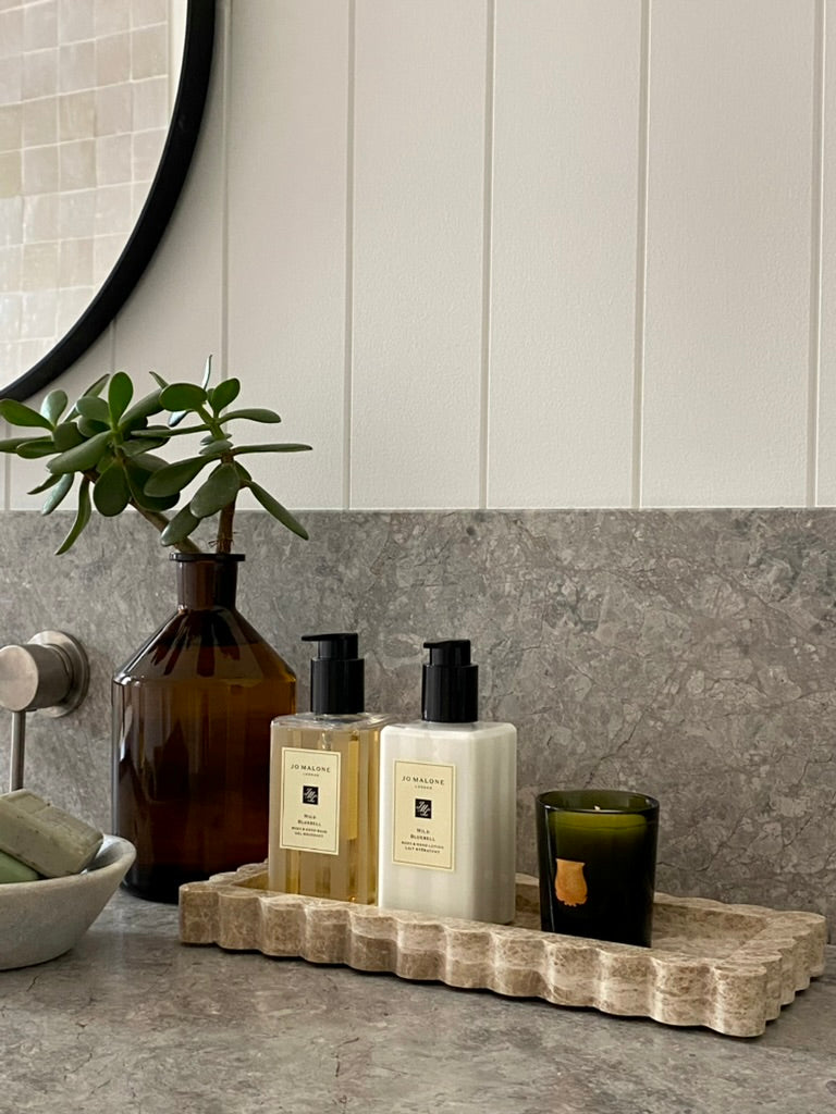 Chantilly Scalloped Tray Slender | Emperador Light