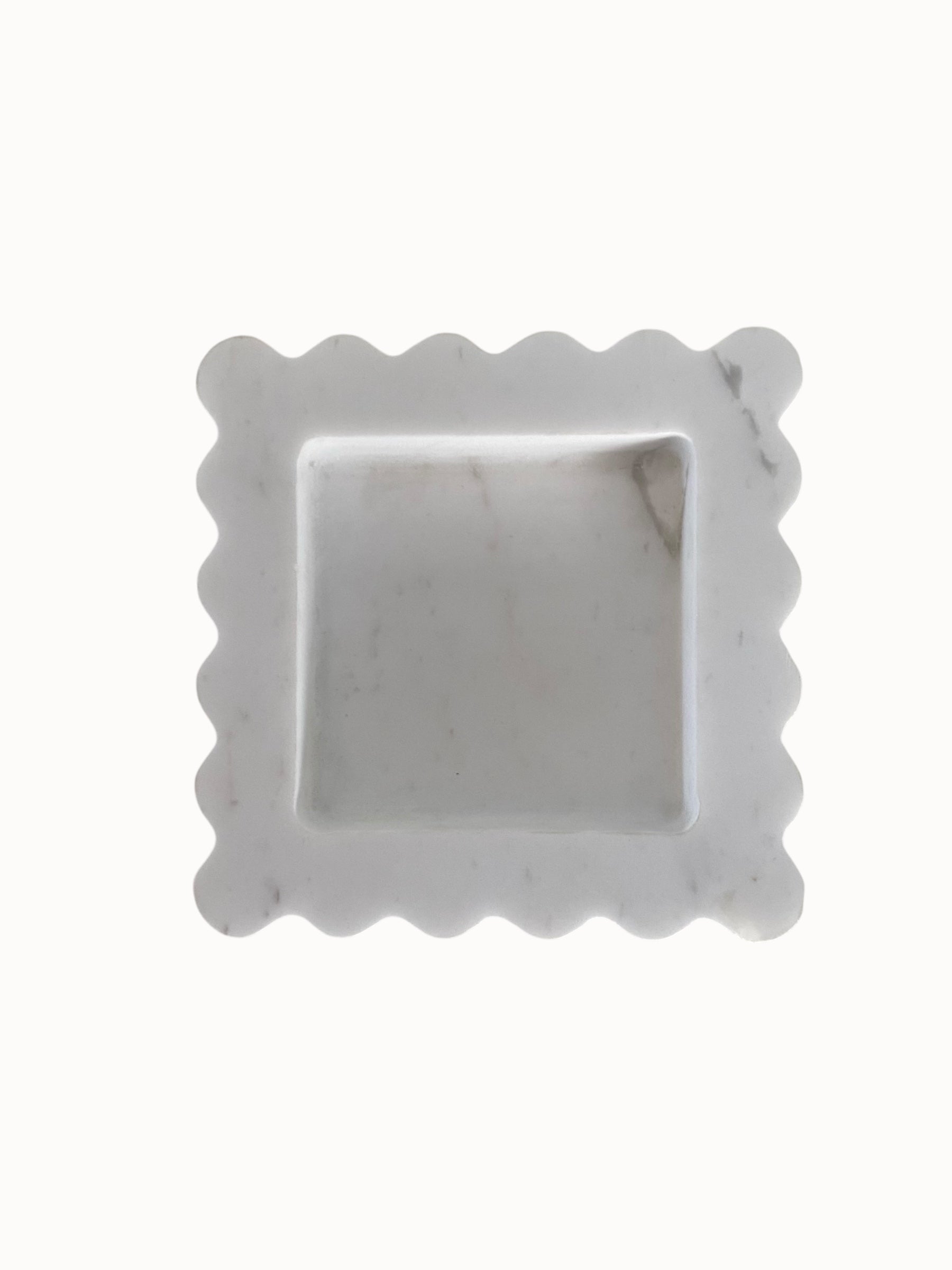 Versailles Scalloped Box Tray Petite | Volakas White