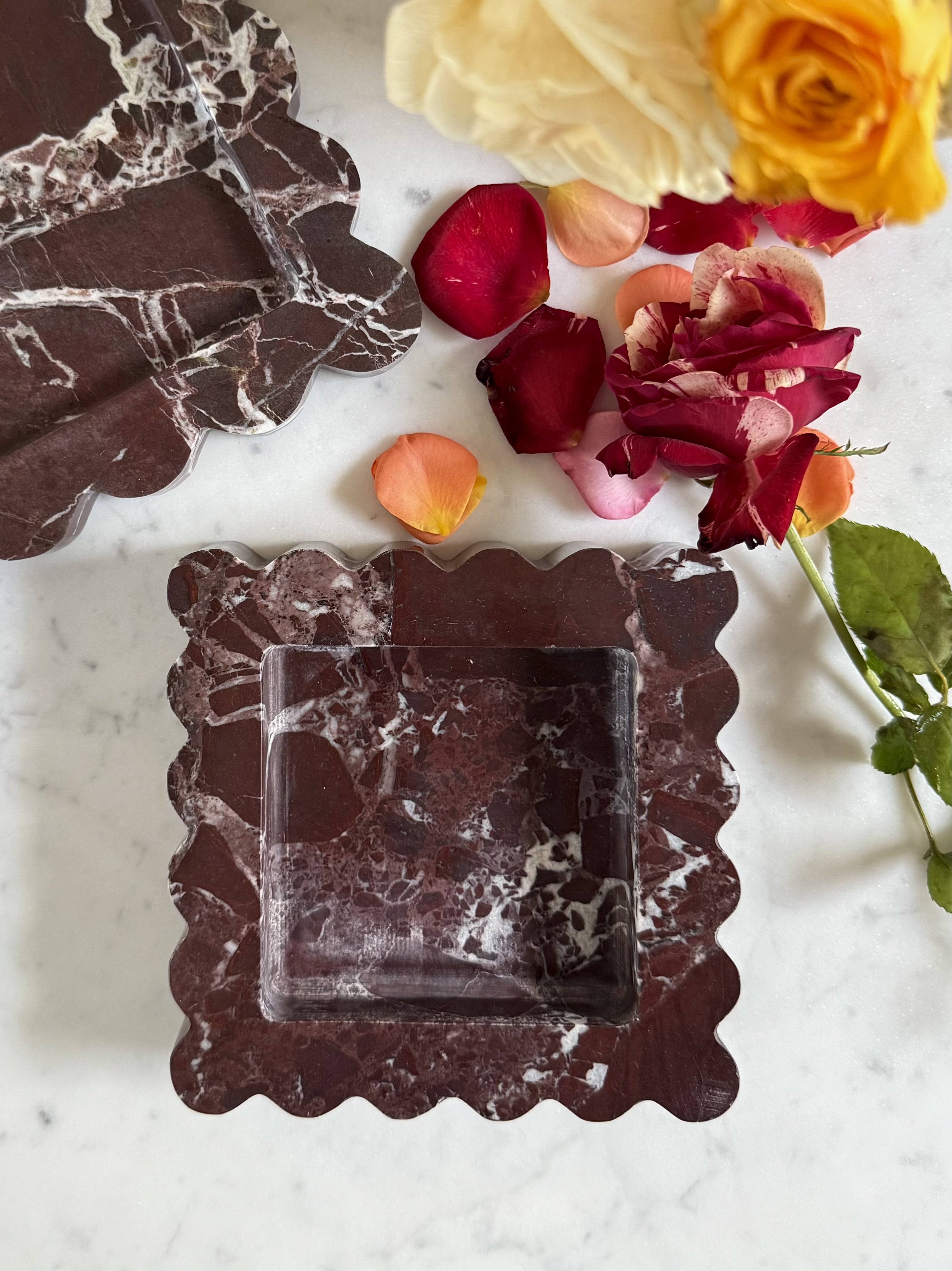 Versailles Scalloped Box Tray Petite