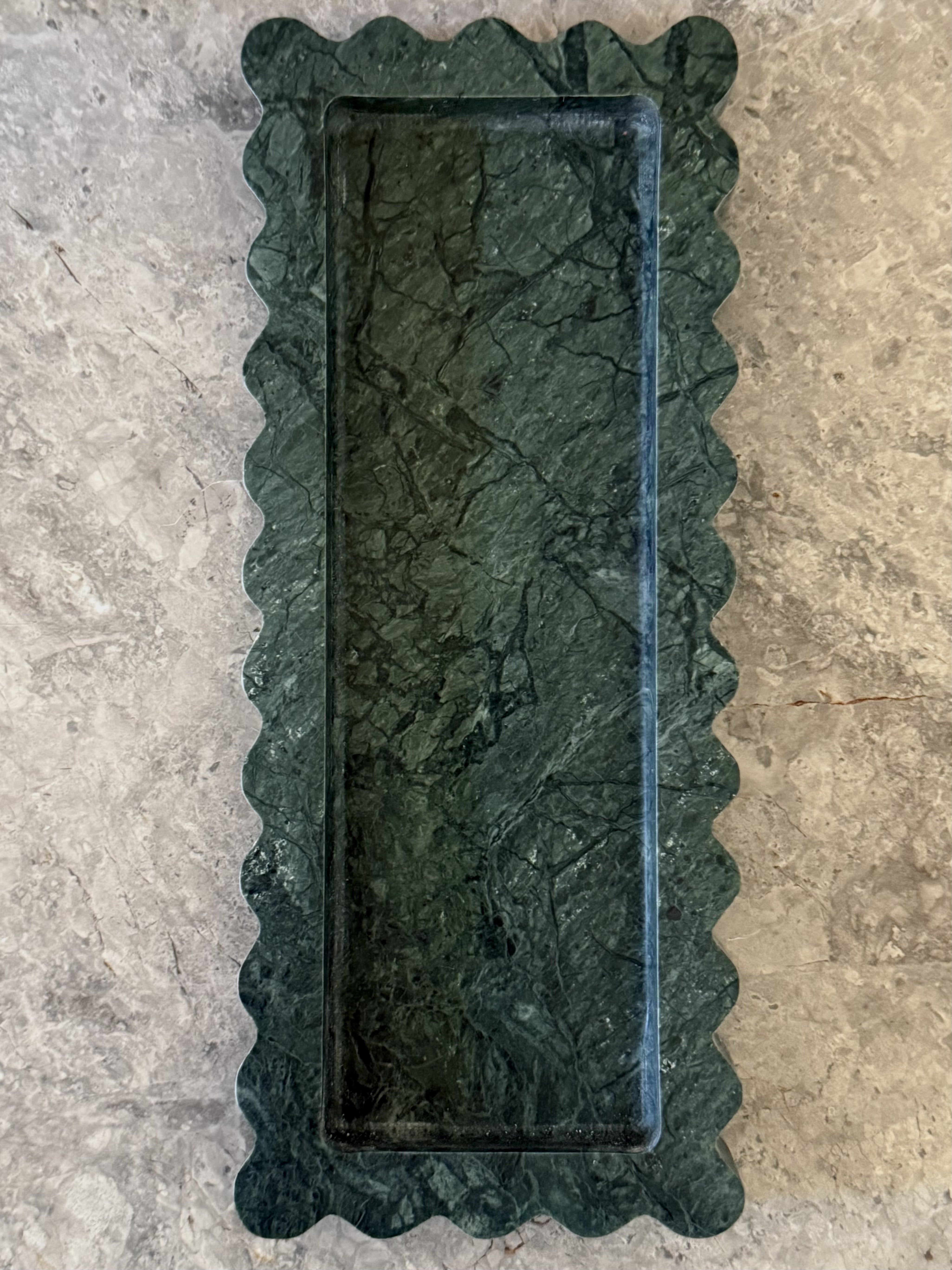 Chantilly Scalloped Tray Slender | Verdi Alpi