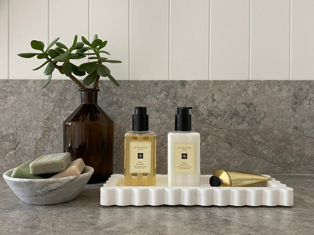 Chantilly Scalloped Tray Slender | Volakas White