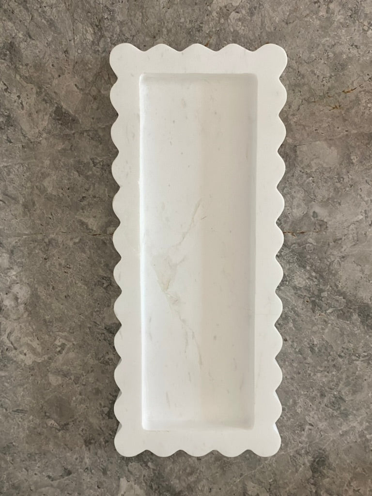 Chantilly Scalloped Tray Slender | Volakas White